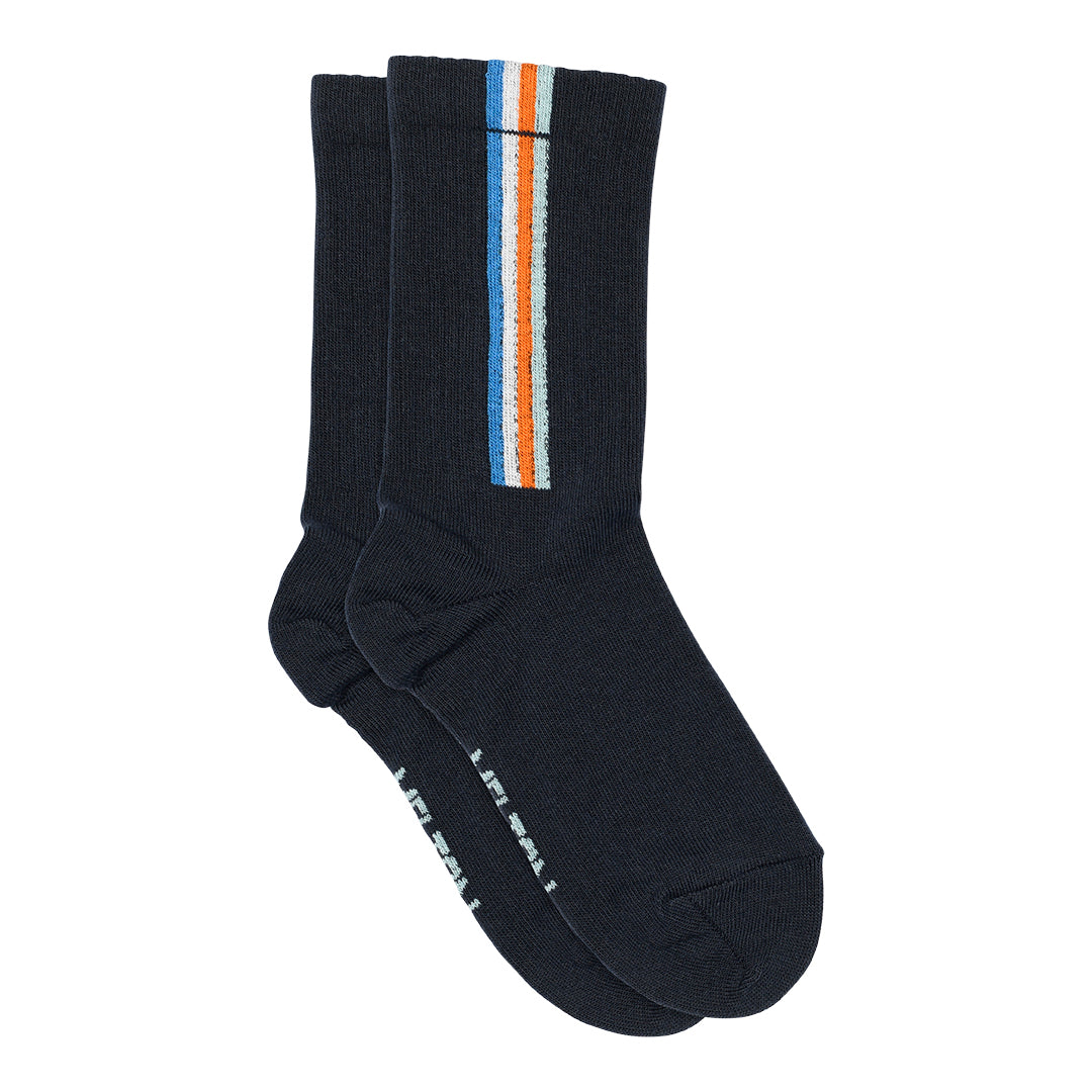 Socken mit vertikalen Streifen