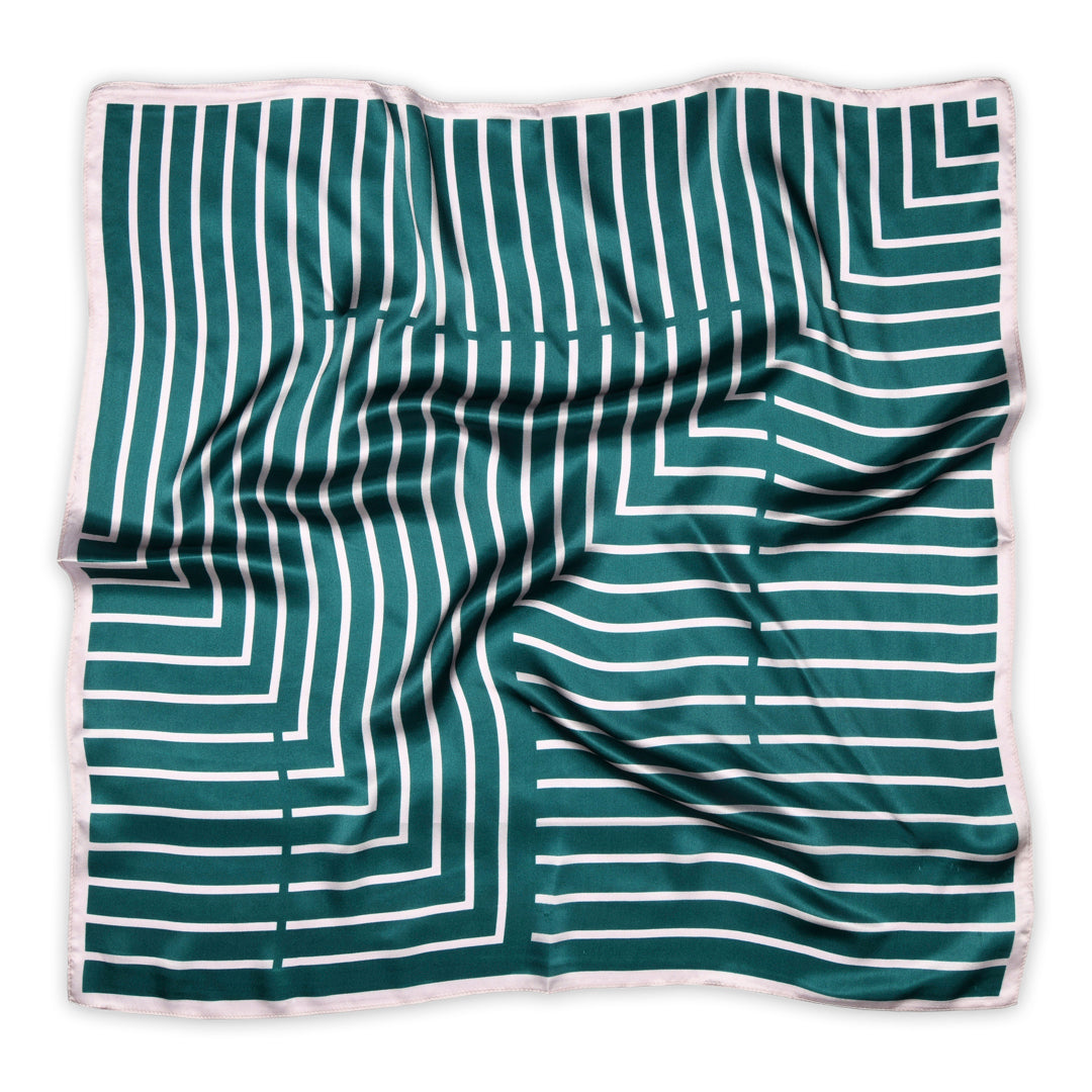 Seidenschal mit Linienmuster