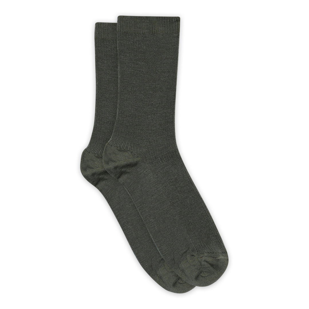 Feine Rippensocken aus Wolle